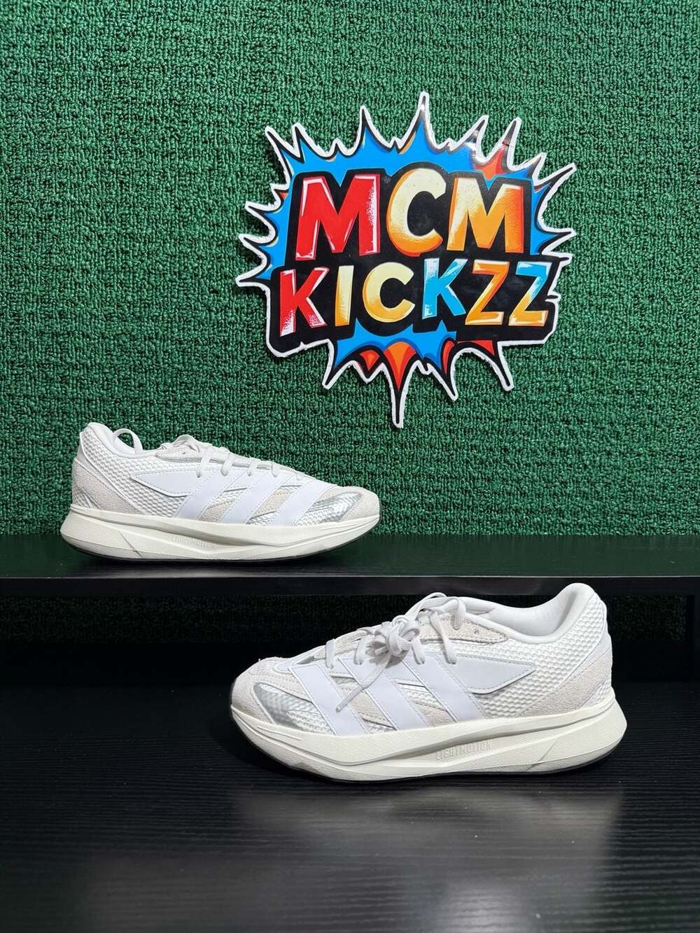 adidas Lightblaze J White/Grey Youth Size 6.5/Women’s 7.5 Brand New